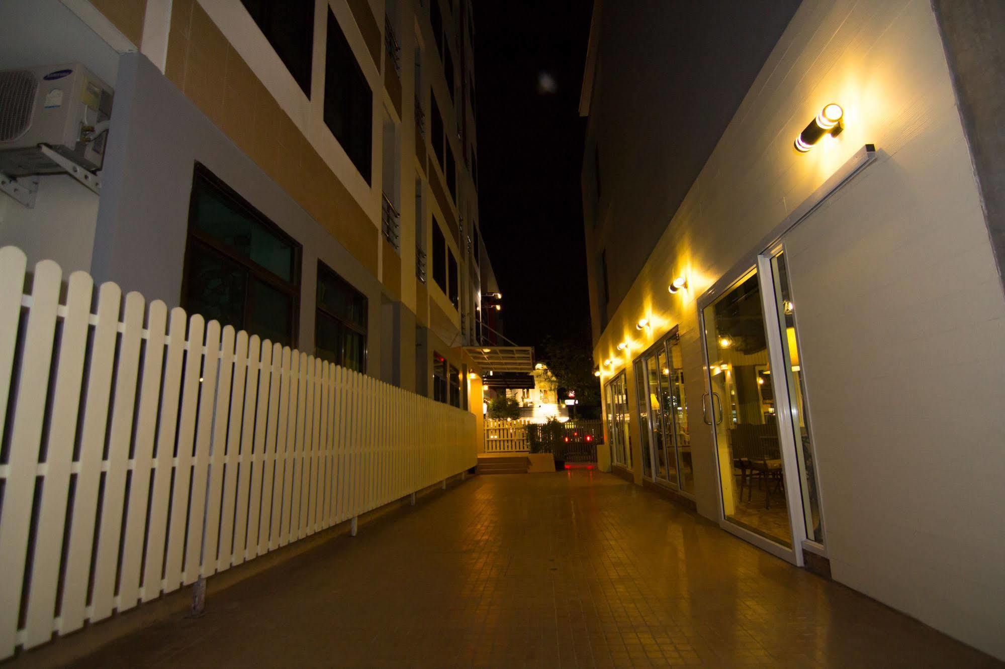 Prajaktra City Hostel Udon Thani Zewnętrze zdjęcie